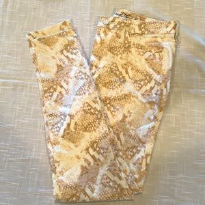 Universal Thread Reptile Print Skinny Jeans Size 6